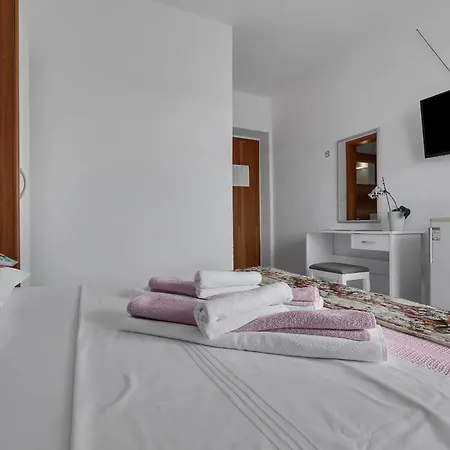 Apartment And Mila *