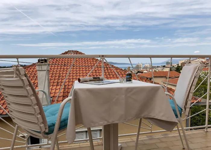 Apartment And Mila Makarska