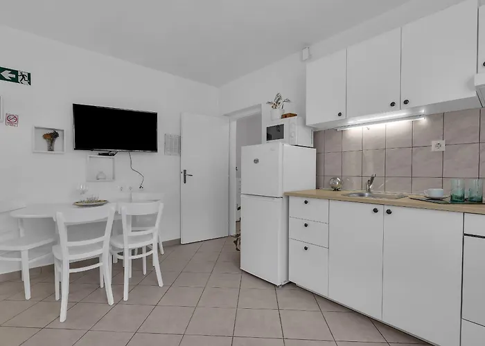 Apartment And Mila *