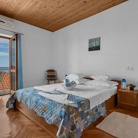 Апартаменти And Mila