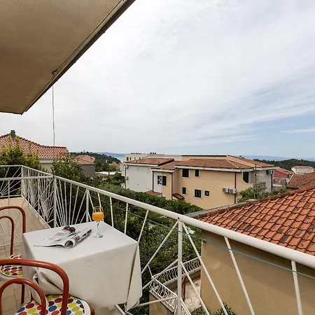 Apartment And Mila
