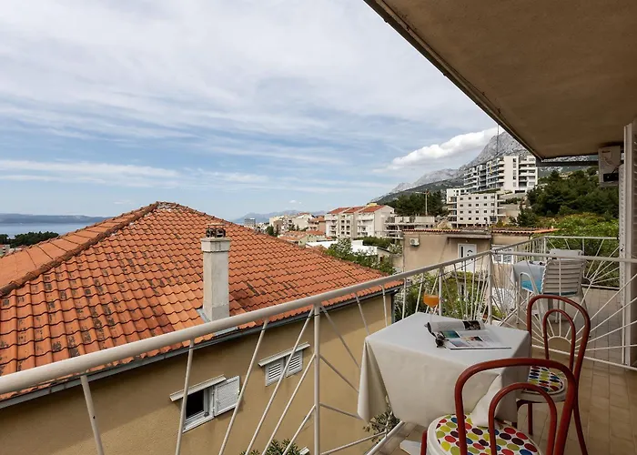 Appartement And Mila Makarska