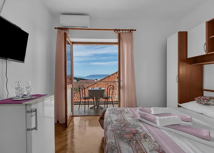 Appartement And Mila Makarska